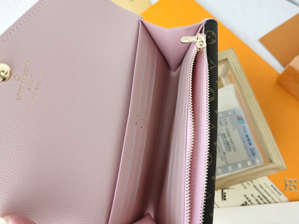 LVコピーウォレット着用イメージ